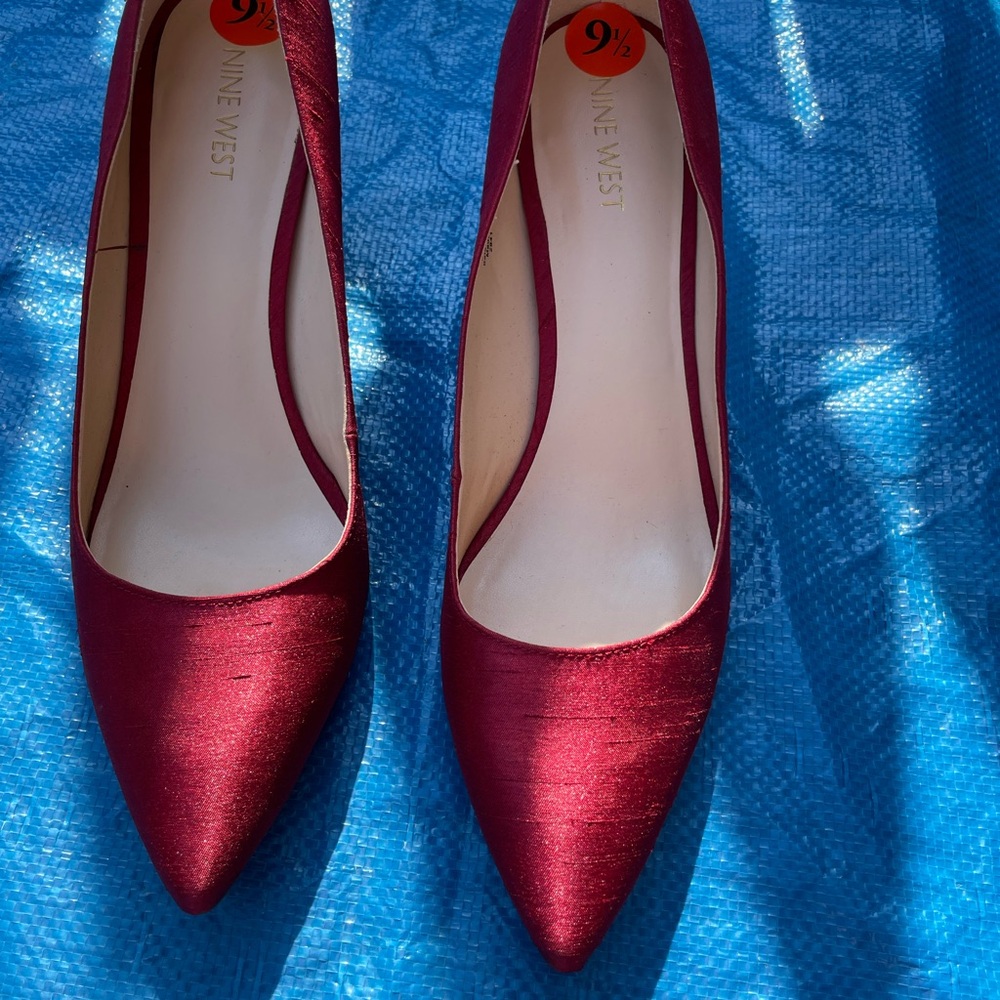 Nine West Women's Red Pumps